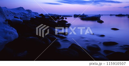 北海道知床岬海岸冬景暮色 北海道知床岬海岸冬景暮色 115910507
