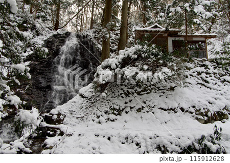 滝の雪景色 観音滝 雪景色 庄原市比和町 夢街道ルネサンス 滝の雪景色 観音滝 雪景色 庄原市比和町 夢街道ルネサンス 115912628