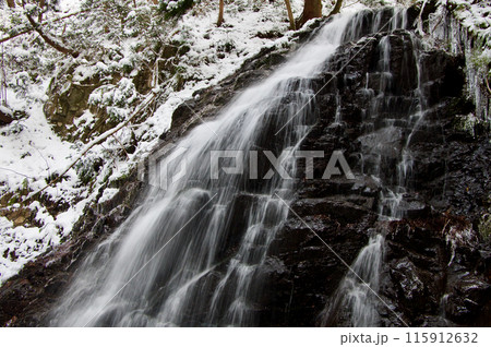 観音滝雪景色　庄原市比和町　夢街道ルネサンス 115912632