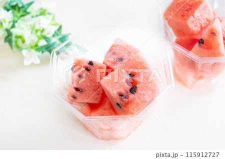 カットフルーツ　スイカ 115912727