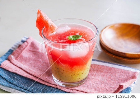 スイカとキウイのジュース 115913006