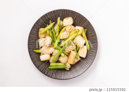 アスパラガスとイカのバター醤油炒め アスパラガスとイカのバター醤油炒め 115915592