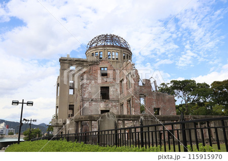 原爆ドーム　広島県　広島市 115915970