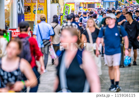 日本の東京都市景観 6月。復活インバウンド…ほとんどが外国人観光客…賑わう秋葉原=22日 日本の東京都市景観 6月。復活インバウンド…ほとんどが外国人観光客…賑わう秋葉原=22日 115916115