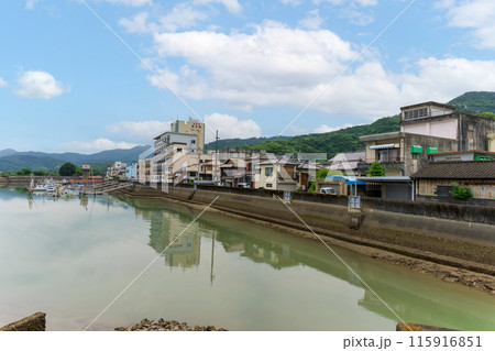 日奈久温泉周辺の運河風景「運河に咲き誇る日奈久ブーゲンビリアロード」 (八代市日奈久町) 日奈久温泉周辺の運河風景「運河に咲き誇る日奈久ブーゲンビリアロード」 (八代市日奈久町) 115916851