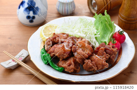 鶏の唐揚げ 115918420