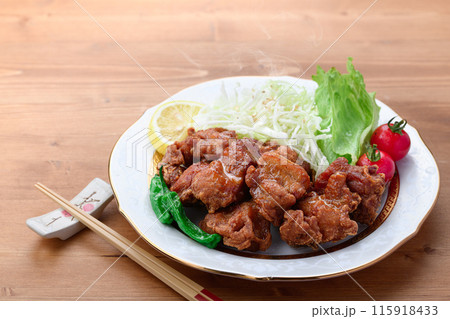 鶏の唐揚げ 鶏の唐揚げ 115918433