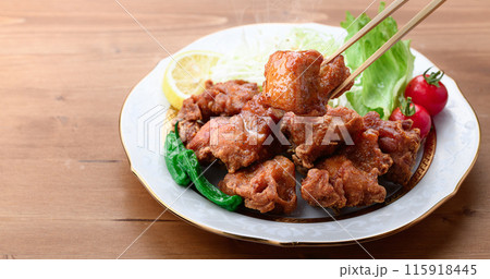 鶏の唐揚げ 115918445
