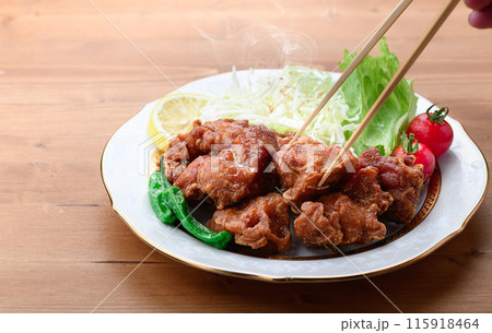 鶏の唐揚げ 鶏の唐揚げ 115918464