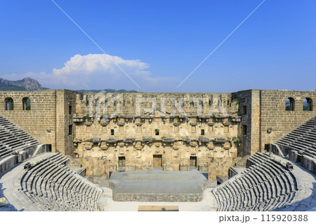 アスペンドス遺跡のローマ円形劇場 アスペンドス遺跡のローマ円形劇場 115920388