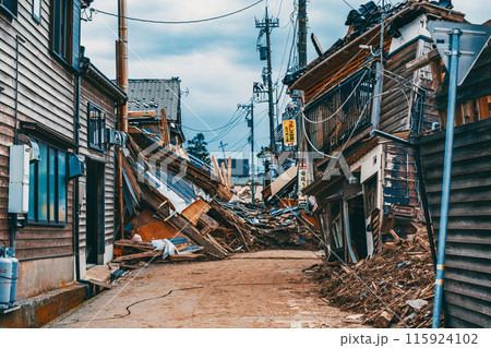 令和6年能登半島地震 焦土と化した輪島の町並み 令和6年能登半島地震 焦土と化した輪島の町並み 115924102