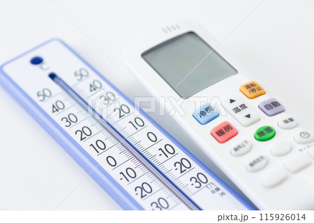 エアコンのリモコンと温度計 エアコンのリモコンと温度計 115926014