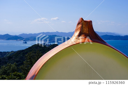 おっ玉葱から見晴らす鳴門海峡（兵庫県南あわじ市） 115926360