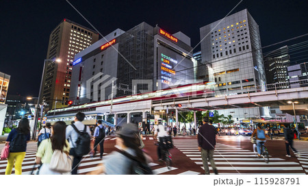 川崎市の都市夜景　川崎駅前・スクランブル交差点の雑踏【神奈川県】 115928791