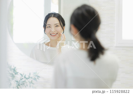 若い女性、ビューティーイメージ　 115928822