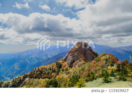 絶景の天空へと続く道 UFOライン 絶景の天空へと続く道 UFOライン 115929827