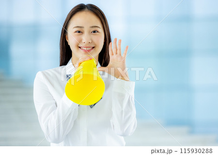 応援する女子高生 115930288