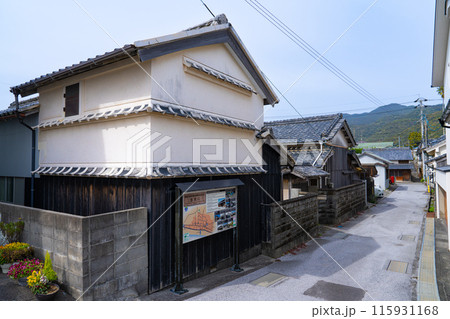 【重要伝統的建造物群保存地区】吉良川町　路地と古民家の風景　高知県室戸市 115931168