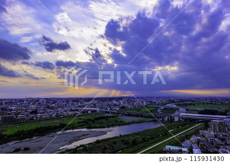 二子玉川から見る川崎の街並みと多摩川 115931430