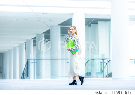 若い大学生 若い大学生 115931615