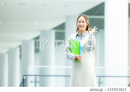 若い大学生 115931621