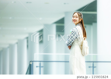 若い大学生 若い大学生 115931624