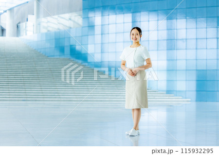 エステティシャン 女性 エステティシャン 女性 115932295