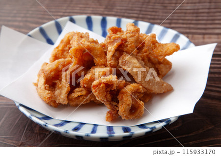鶏皮の唐揚げ 115933170