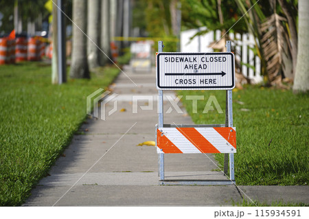 USAストリート看板SIDEWALK CLOSED