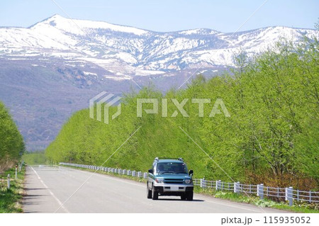 春のドライブイメージ　三菱パジェロ イオ 115935052