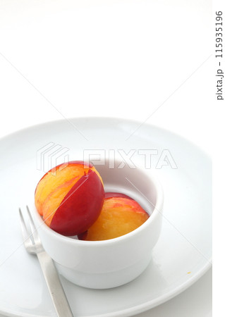 大石プラム果肉カット 大石プラム果肉カット 115935196