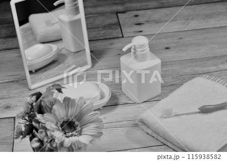 アメニティ用品　モノクロ　口腔ケア 115938582