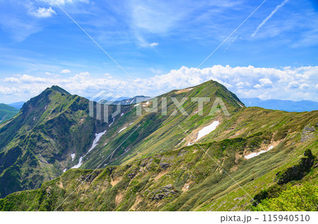 谷川岳天神尾根より望むオジカ沢の頭・ぐんま県境稜線トレイル 115940510