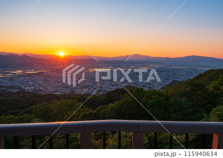 西蔵王公園展望広場・夕景 115940634