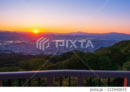 西蔵王公園展望広場・夕景 115940635
