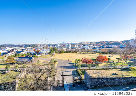 白河小峰城跡から望む城山公園二の丸　清水御門跡 115942028