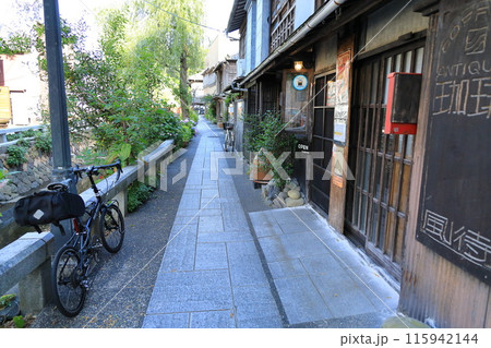 静岡県下田市　ペリーロードの街並み 115942144