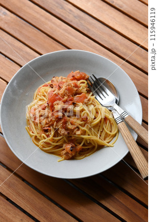 ツナとトマトのパスタ 115946119