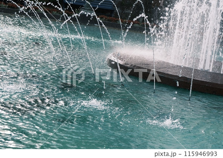 噴水と水面 噴水と水面 115946993