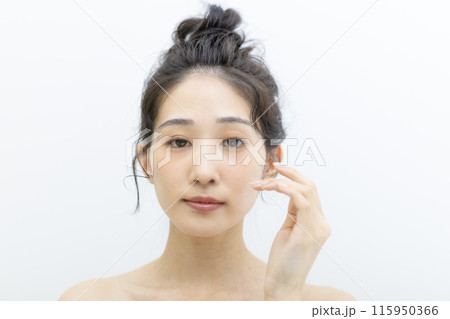 若い女性　ビューティーポートレート 115950366