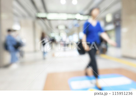 繁華街の背景ぼかし 繁華街の背景ぼかし 115951236