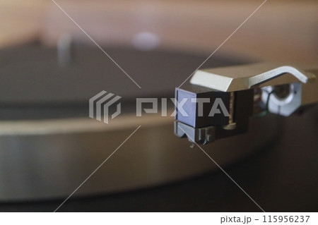 古いレコードプレーヤー 古いレコードプレーヤー 115956237