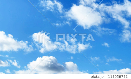 青い空と白いもくもく雲 115956751