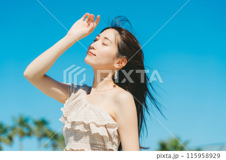 若い女性のUVケアイメージ 115958929