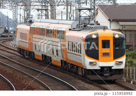 近鉄名古屋線を行く近鉄特急ビスタEX（近鉄名古屋⇔鳥羽） 115958992