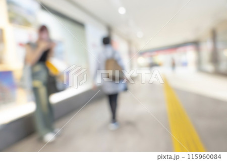 繁華街の背景ぼかし 115960084