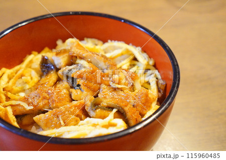 家庭の食卓で食べたひつまぶし 家庭の食卓で食べたひつまぶし 115960485