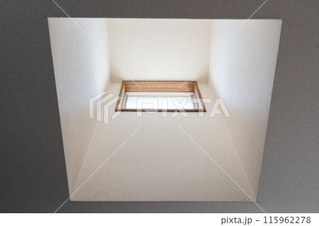 天井と木枠の天窓 天井と木枠の天窓 115962278