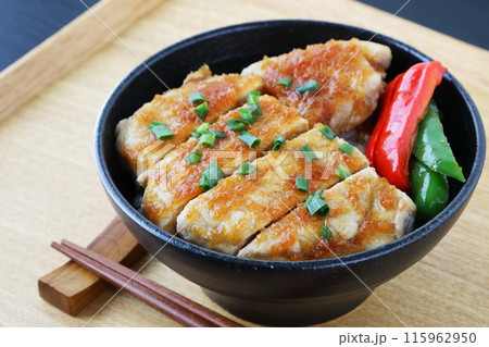 ポークステーキ丼 ポークステーキ丼 115962950