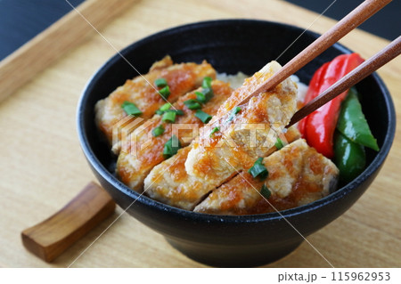 ポークステーキ丼 115962953